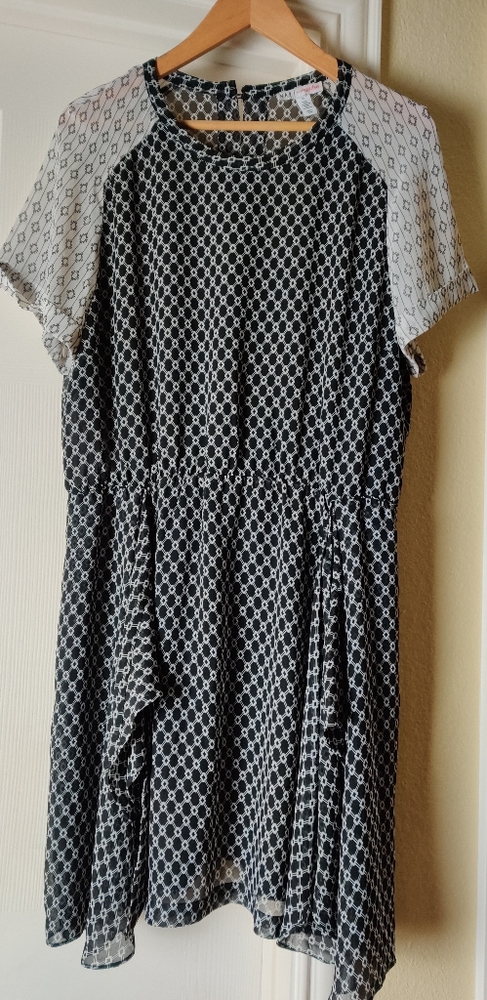 Made For Impulse Black & White  Dress
